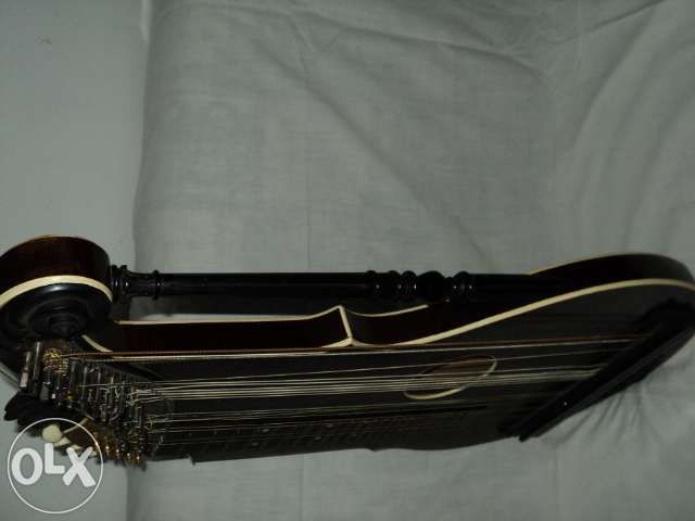 TITERA-instrument cu coarde