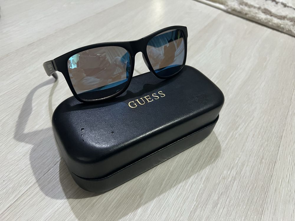 Слънчеви очила Guess
