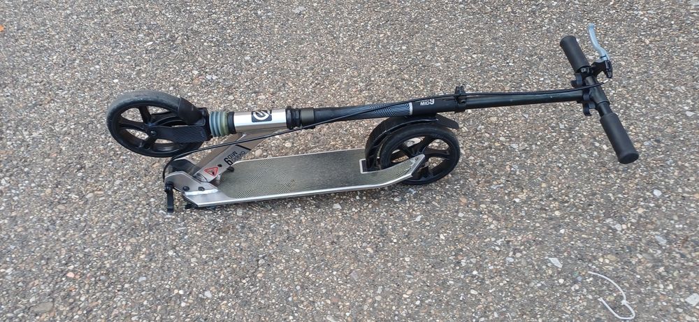 Vând trotinetă pentru copii preț 250,predare doar in Arad