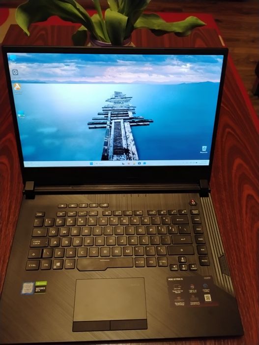 Vând laptop ASUS ROG Strix