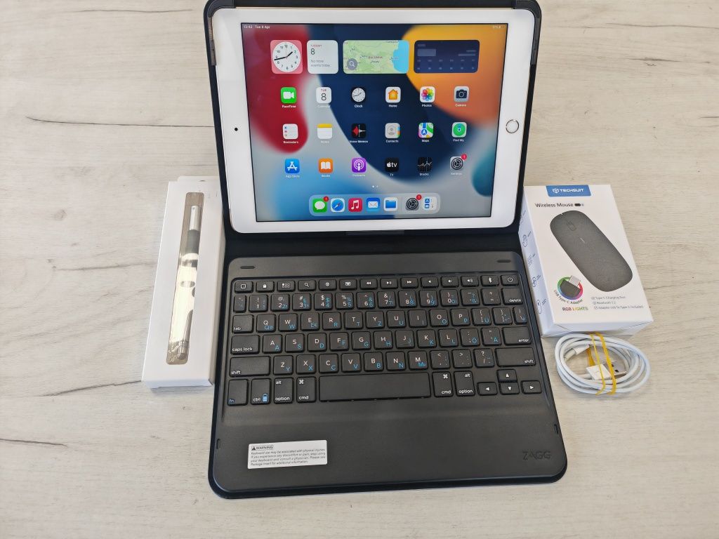 Ipad Air 2 16 GB +различни аксесоари