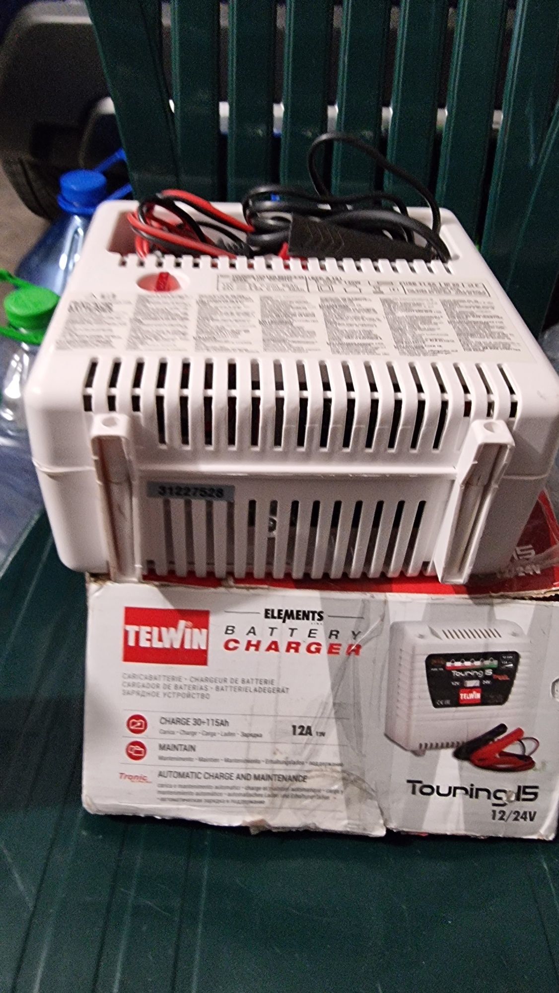 Зарядно за акумулатори Telwin 12/24v