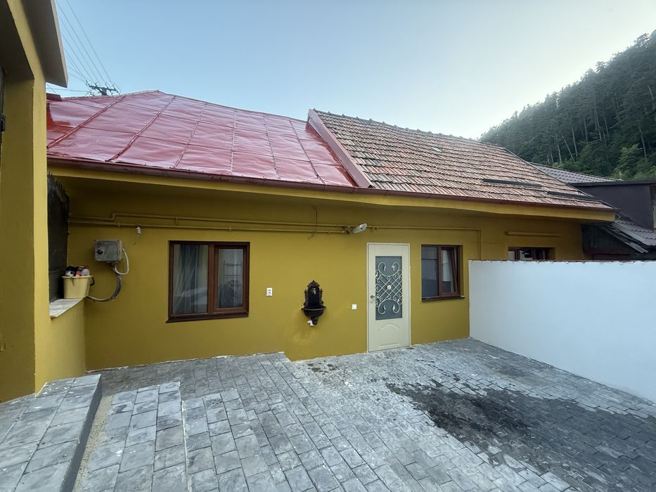 PROPRIETAR vand casa SINGUR în CURTE in Centru vechi