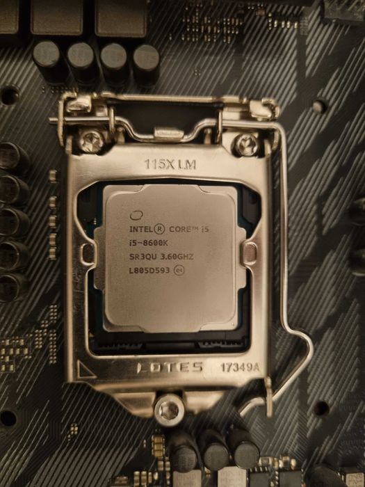 Kit ASUS ROG Strix Z370-H + I5-8600K + HyperX Fury RGB 32GB RAM