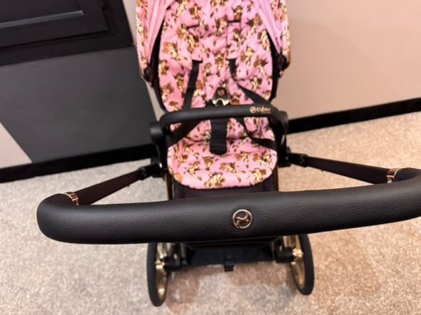 Бебешка количка Cybex Priam Jeremy Scott Cherubs Pink Trekking