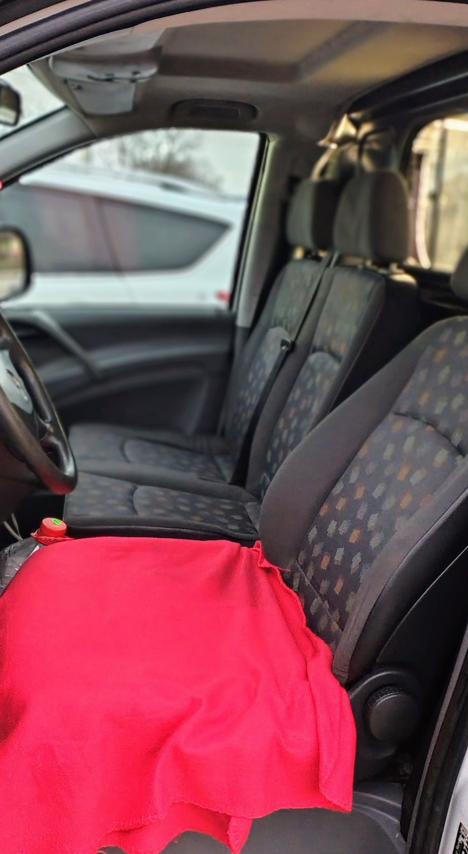 Vînd sau schimb Mercedes Vito cu Ford Tranzit Custom 2H2 lung