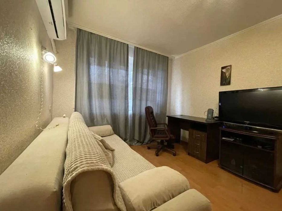 Двустаен имот в кв.Белите брези