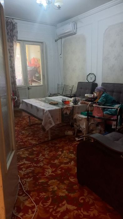 Продаю 3ком квартиру на сергели 3 ,/1етаж