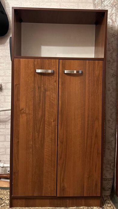 Шкаф и компьютерный стол в отличном состоянии