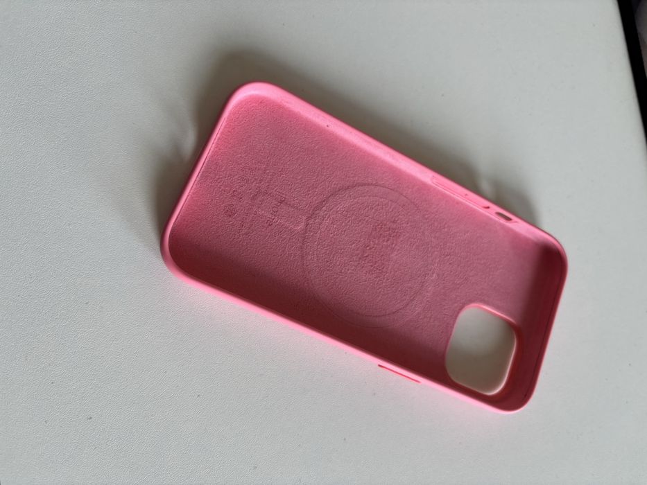 Чисто нов калъф за айфон 15 / iPhone 15