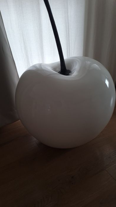 Декорация череша, огромна