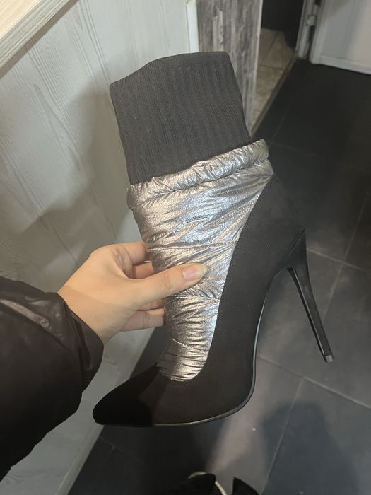 Дамски боти на ток