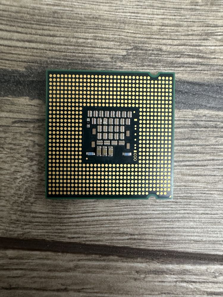 Процессор - Intel Core 2 Duo E4400 SLA3F — 2.0 GHz, LGA775