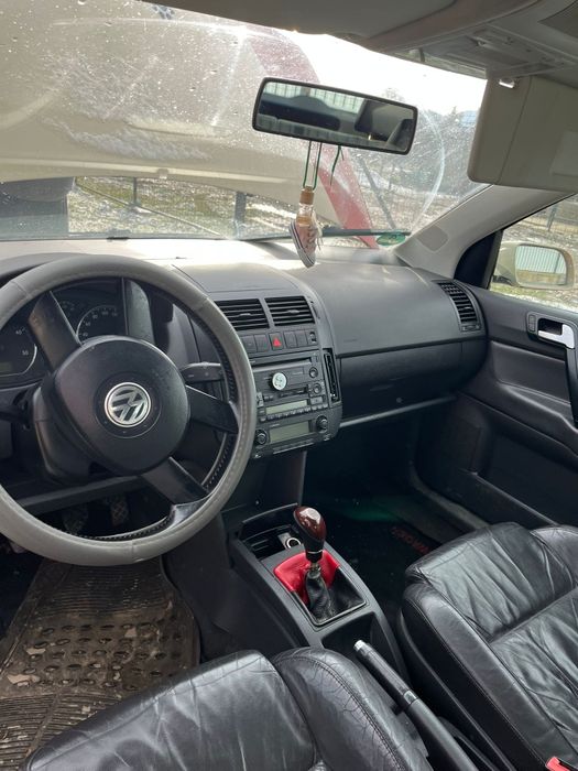 Vând sau dezmembrez wolkswagen Polo