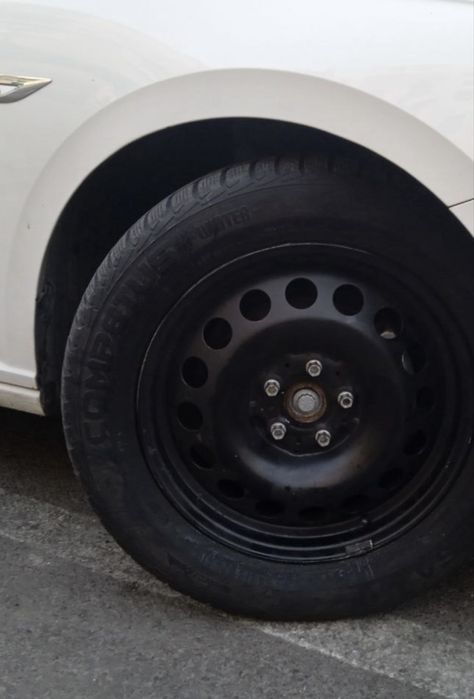 Диски с резиной Lassa competus winter 235/55/17 в хорошем состоянии.