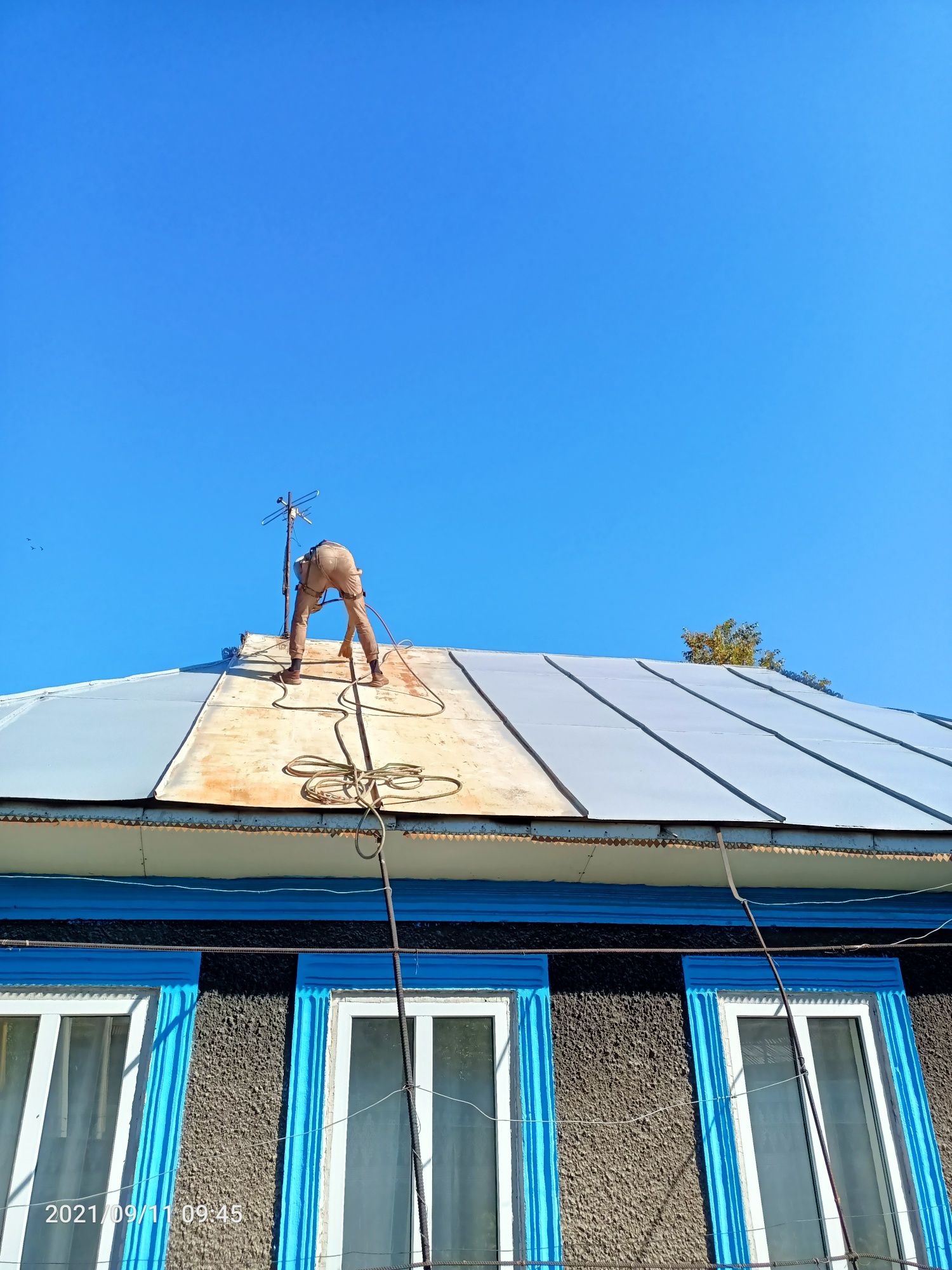 Покраска крыш  ,карниза, металла черепицы,бетонные металлические забор