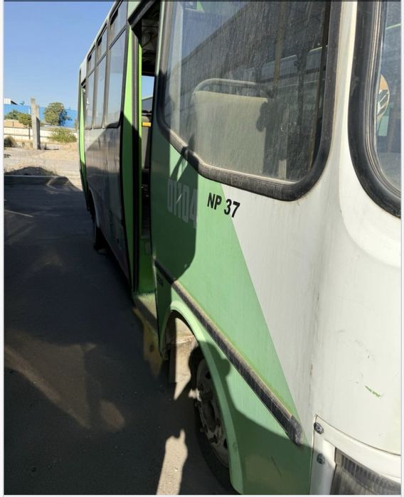 Isuzu avtobus 2016 yil ,2014 yil 2913 yil  11500$ narxi kilishamiz