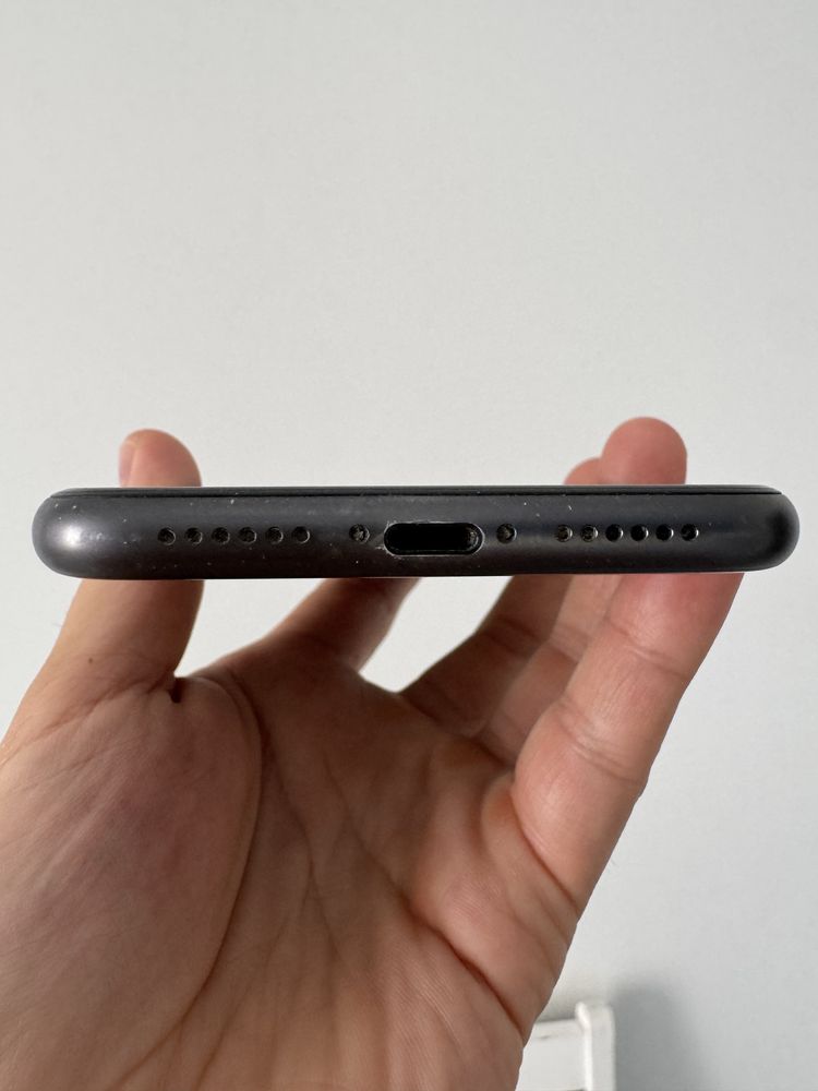 Iphone 11 в хорошем состоянии