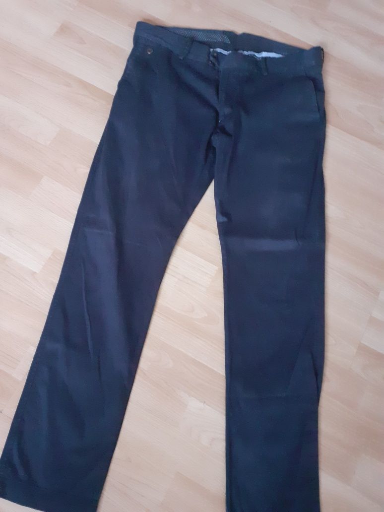 Ptr.bărbați,pantaloni bbc 100%,marca Diesel,originali.