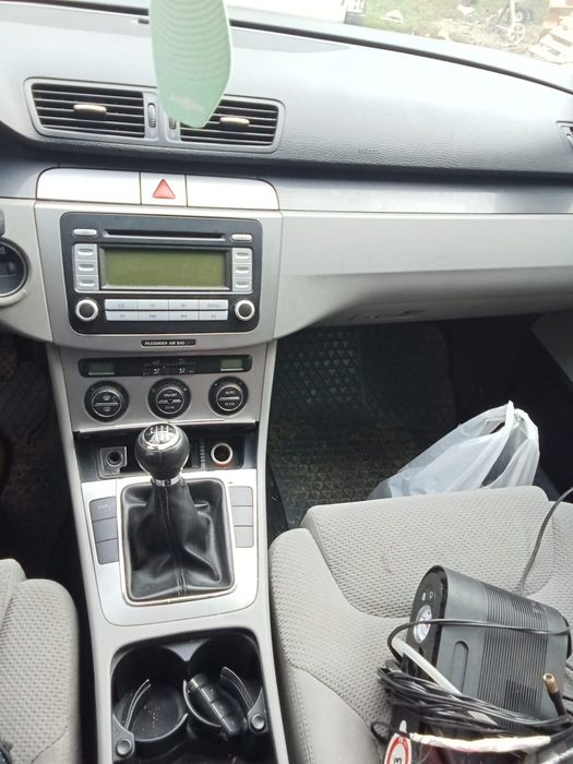 Vând Passat B6.   ..