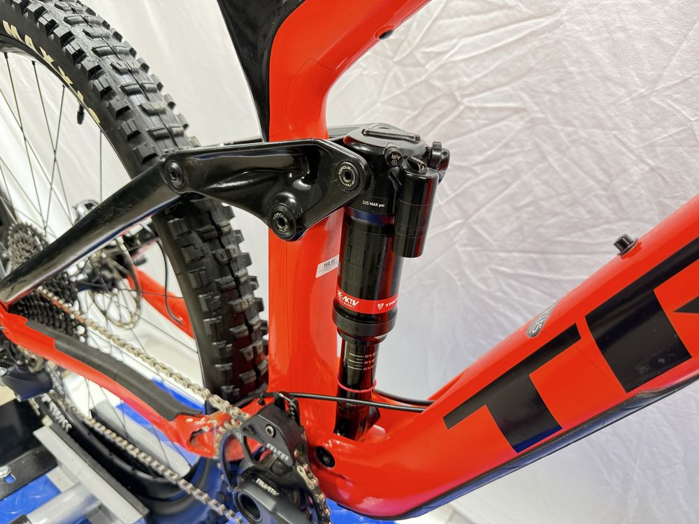 Trek Slash 9.8 Carbon