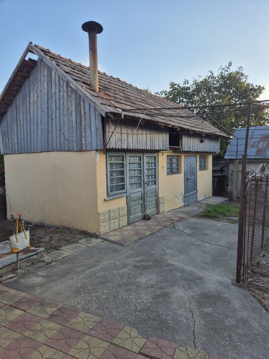 Vand casa din cărămidă Tepu