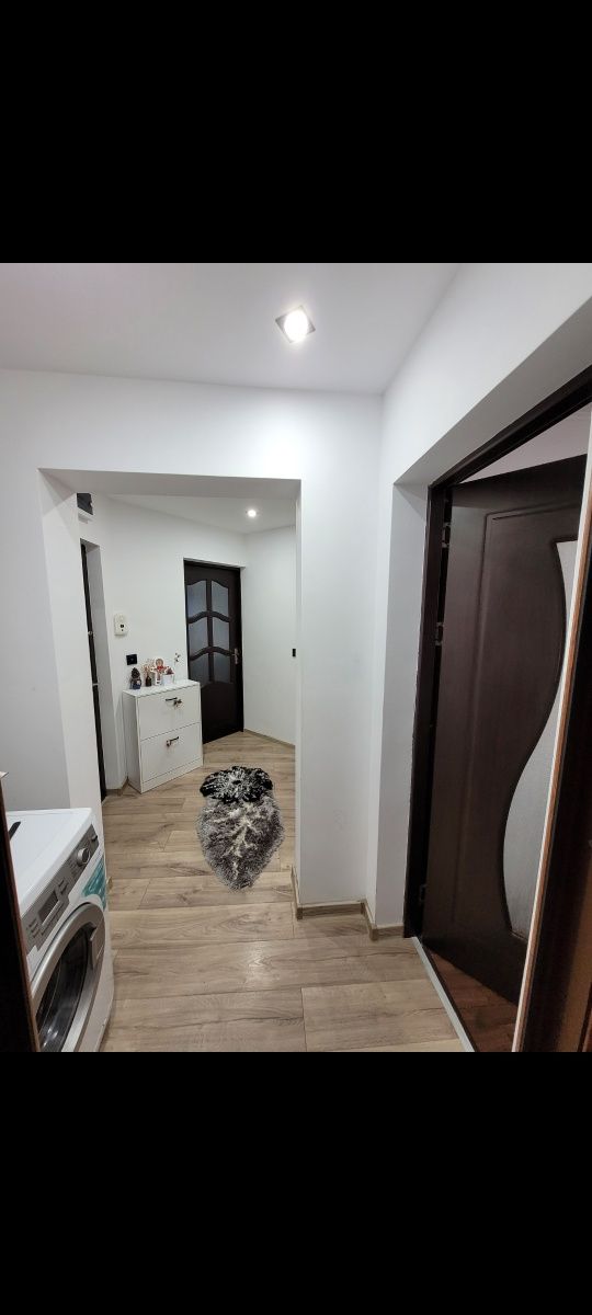 Apartament 2 camere decomandat zona liniștită pret în euro