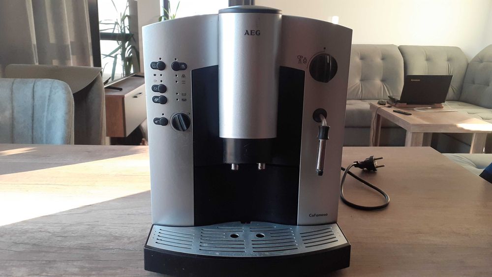 Продавам кафе автомат AEG