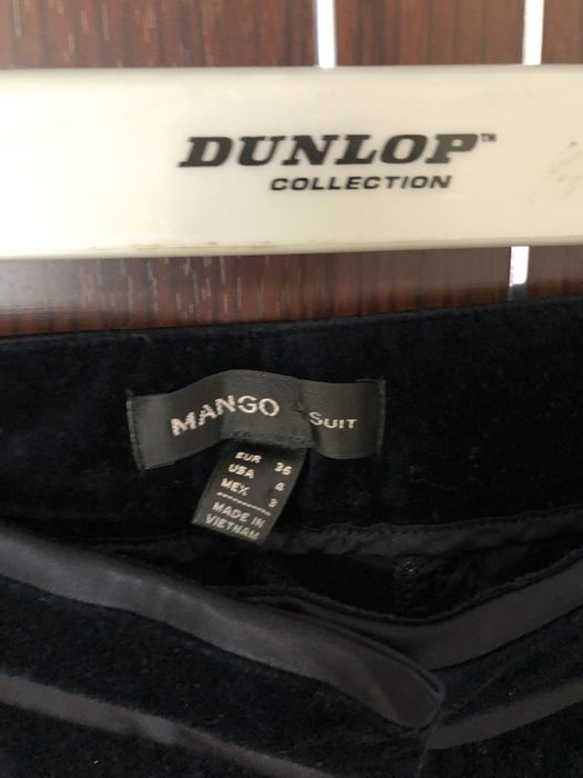 Панталон на марката MANGO