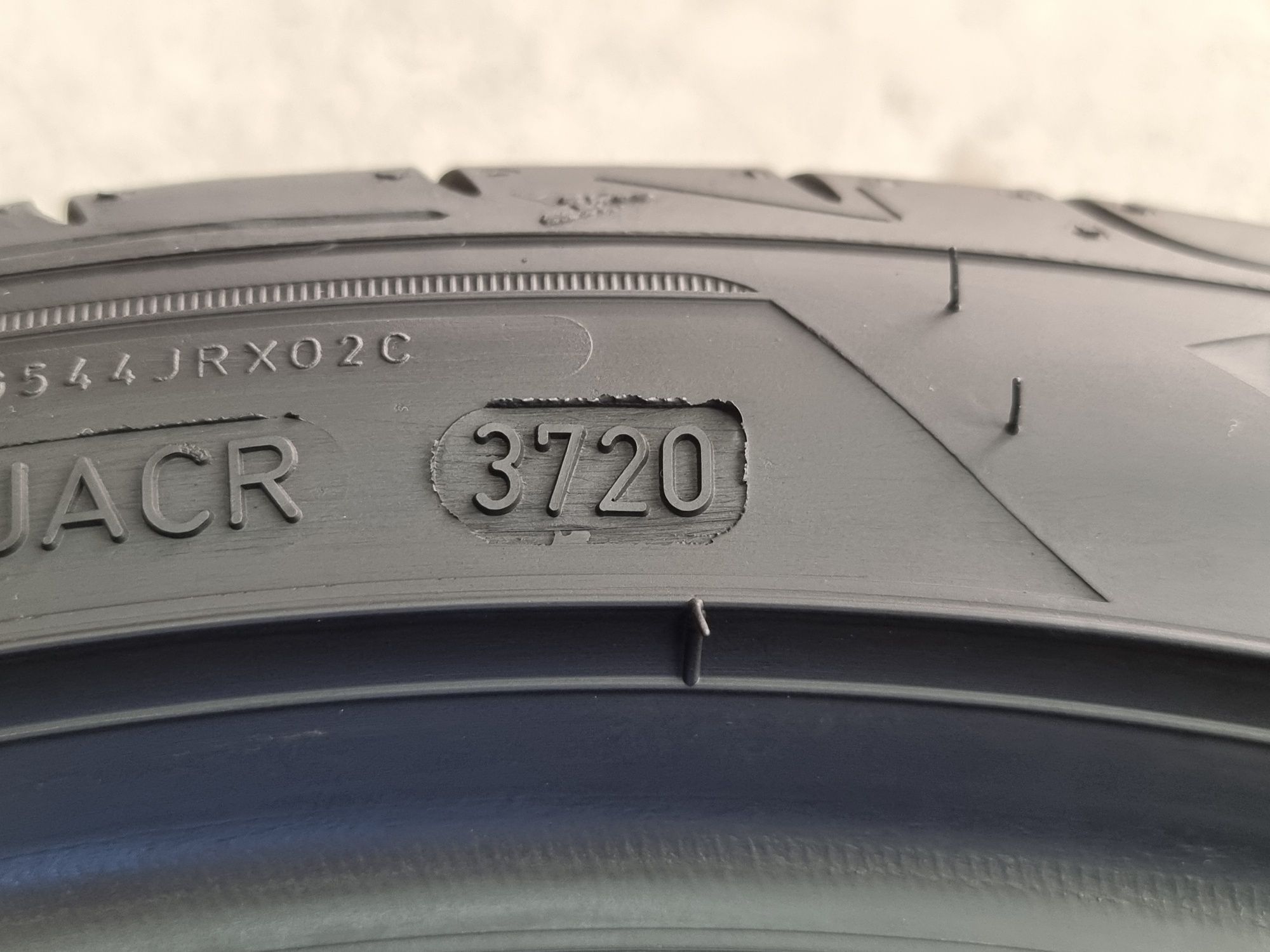 255/35/19 Goodyear 2Броя: 250лв 6мм
