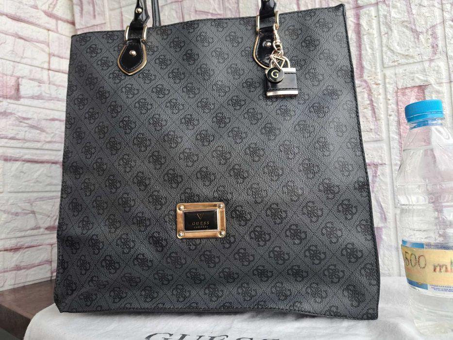 дамска чанта GUESS,сива голяма чанта,гес