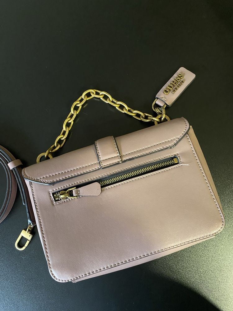 Дамска чанта Guess