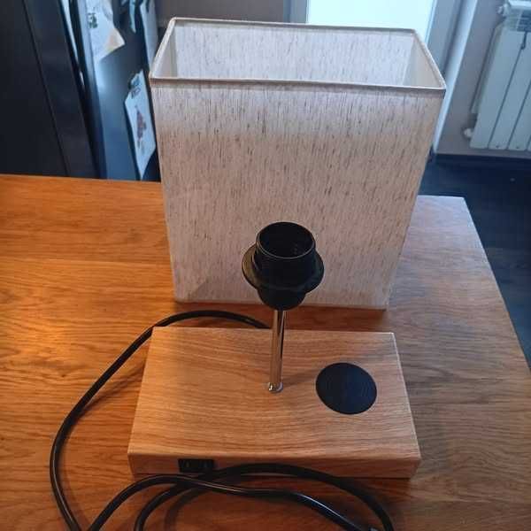 НОВA! Смарт нощна лампа с безжично зареждане и 2x USB порта