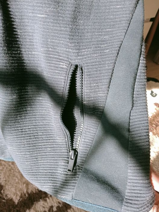 Vând hanorace barbati