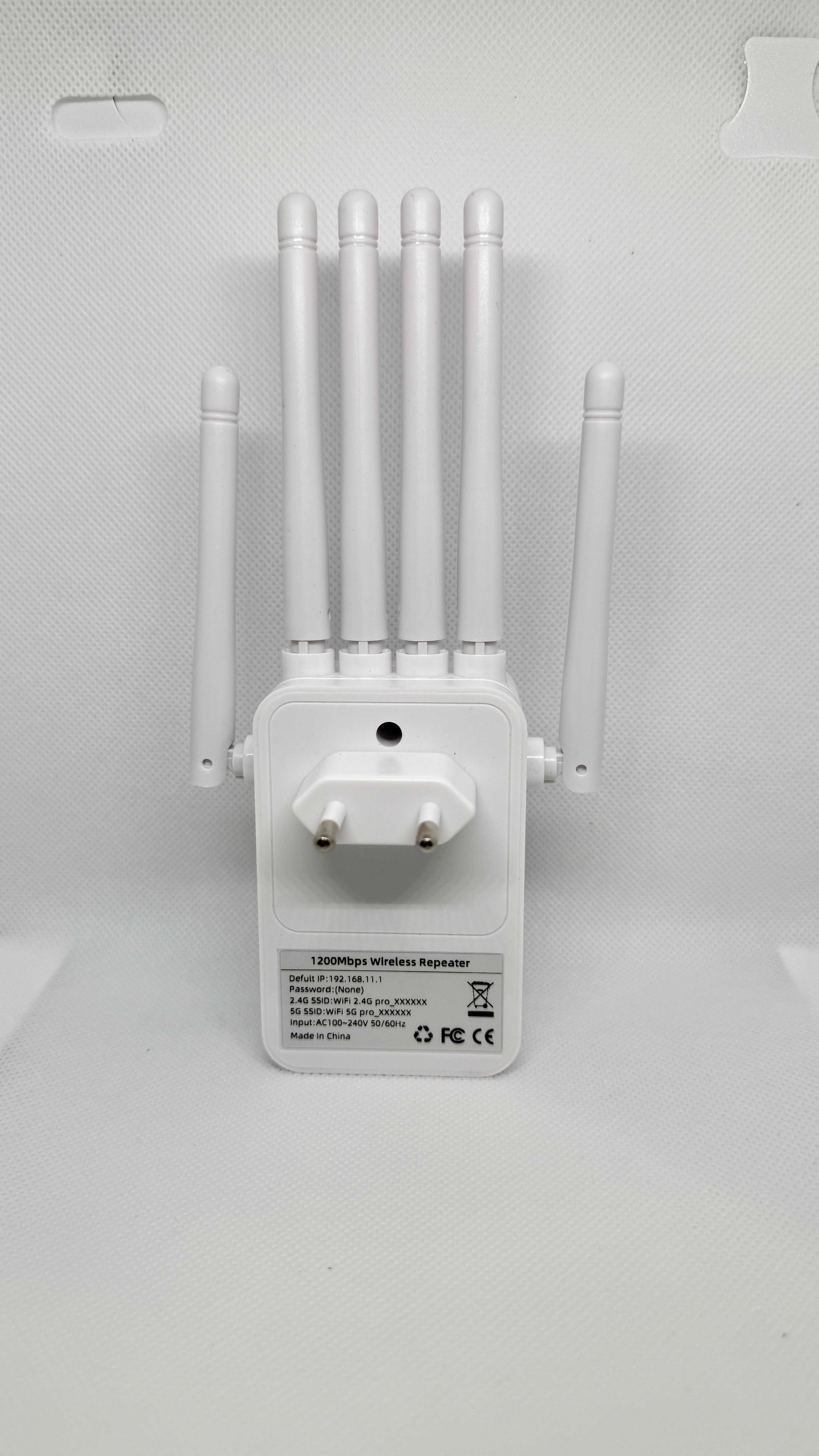Усилвател на безжичен сигнал 1200Mbps с 6 външни антени