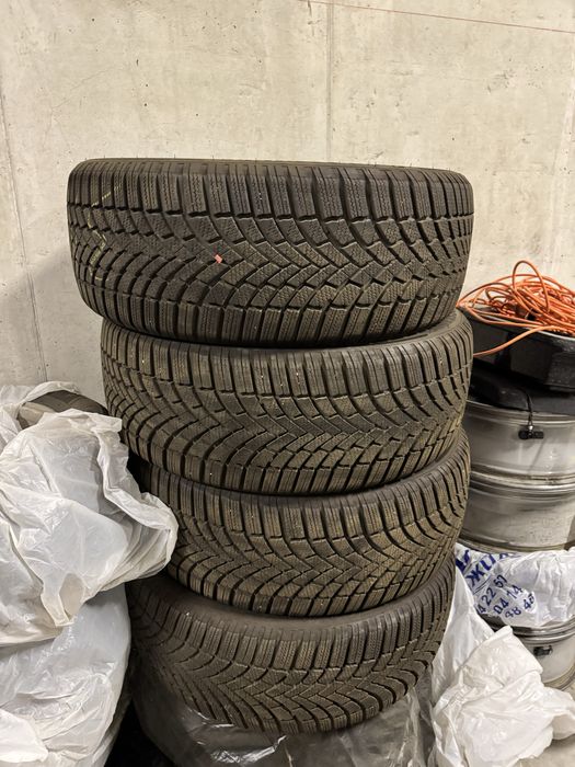 4 броя зимни гуми 235/50/R19