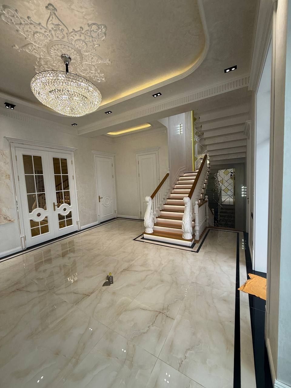 Продается дом 11 комнат, ор-р: Домрабад, 600 м²