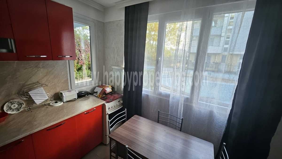Тристаен просторен апартамент на изгодна цена в Слънчев бряг