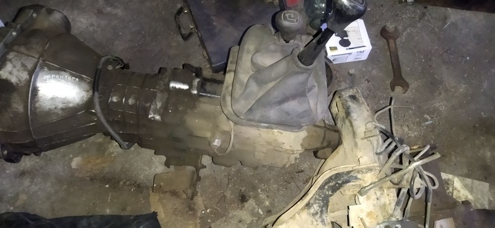 КПП с раздаткой на Фронтеру 2  и 2.2 литра