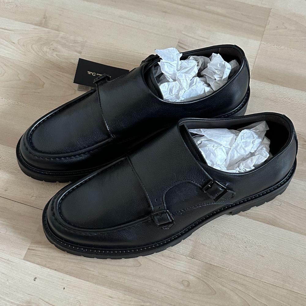 Нови мъжки кожени обувки Massimo Dutti