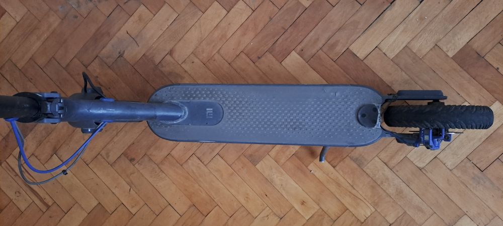 Тротинетка Xiaomi Mi 3 с нужда от нова батерия или за части.