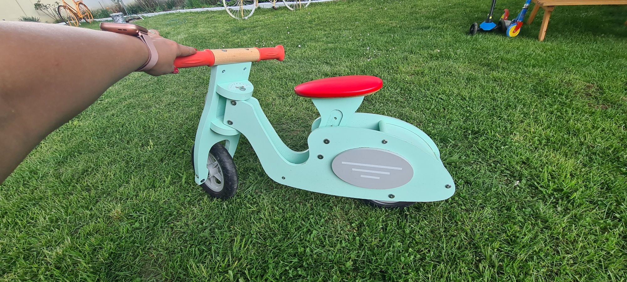 Scuter Vespa de lemn