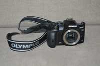 Camera foto compact SLR Olympus E-520 - doar body cu acumulator