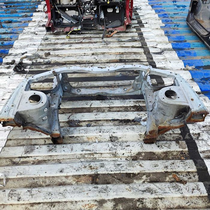 Передняя часть лонжерон телевизор стакан
 Toyota RAV4 [Тойота Рав 4]