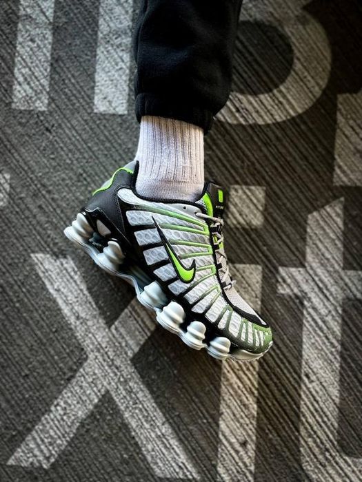 Кроссовки Nike Shox