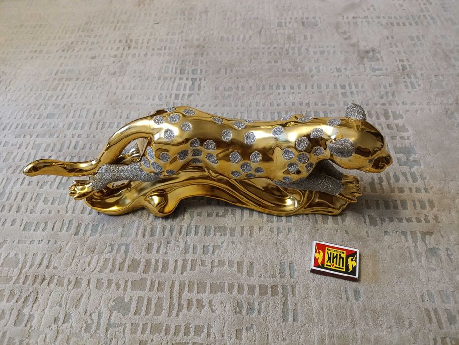 Керамическая статуэтка