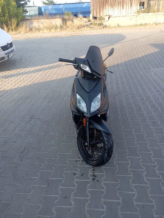 Vând scuter kimko 2 t 49cc