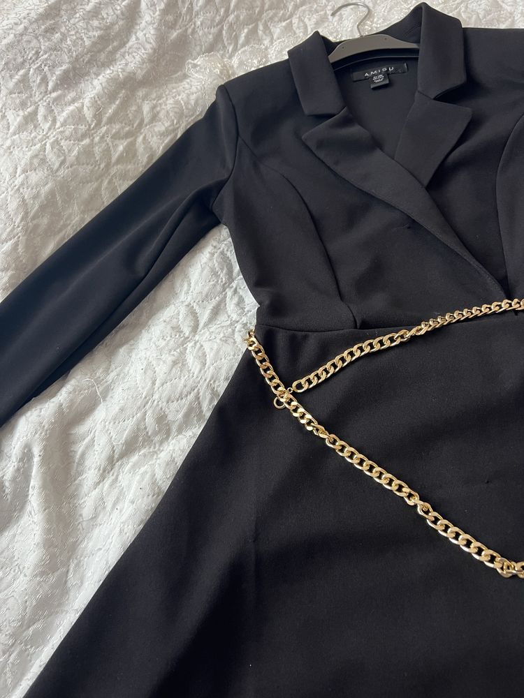 Черна рокля с колан