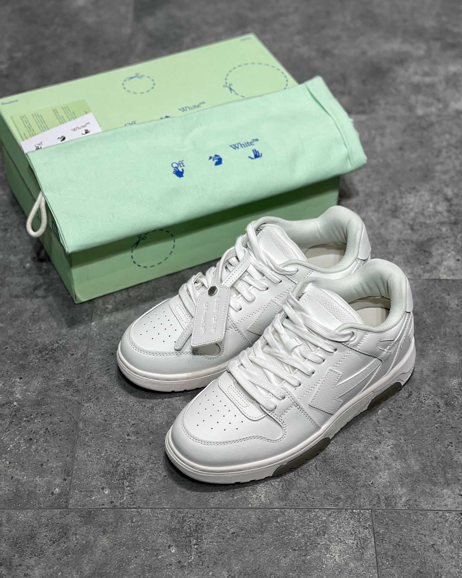 Adidasi Off White Out Of Office