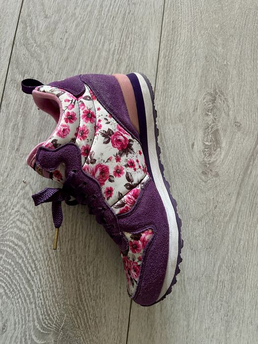 Vand  Skechers marimea 38